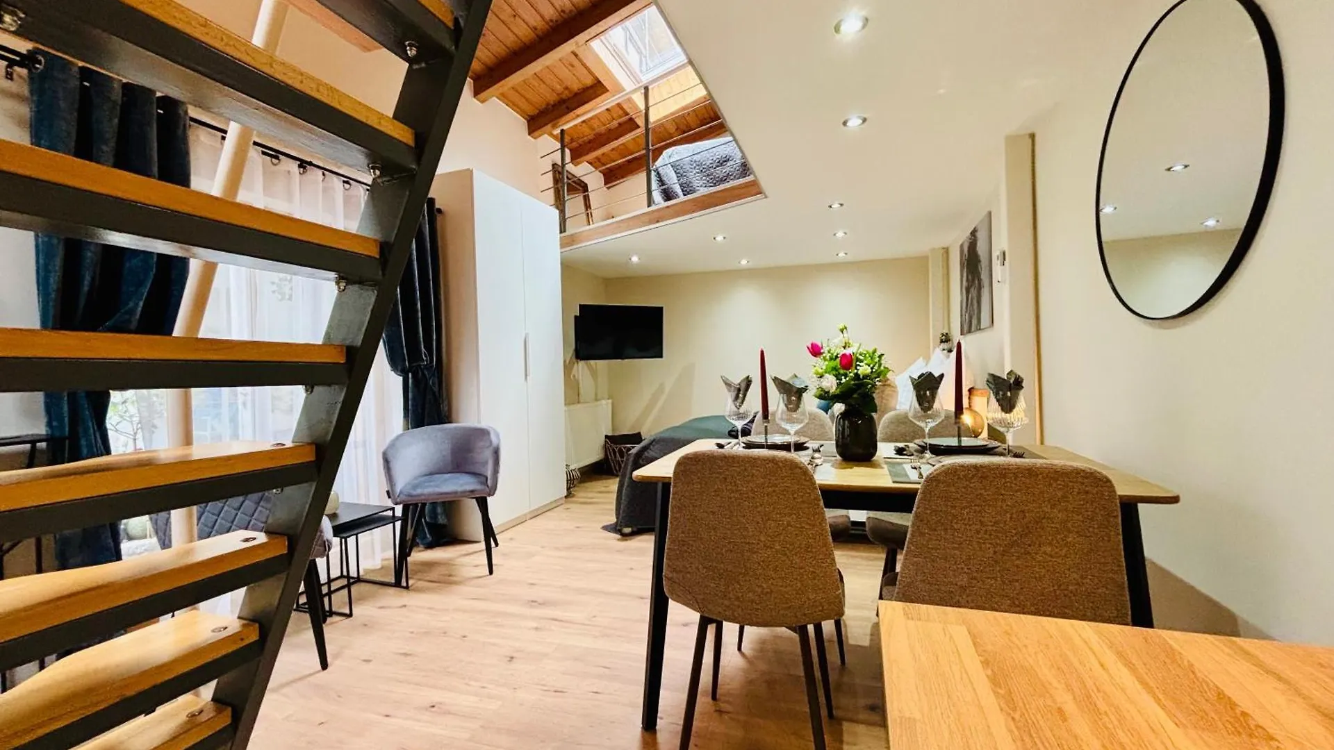 Moondayhomes - Toplocation I 4Persons I Gallery Maisonette Boutique Apartment Pera Frankfurt nad Mohanem