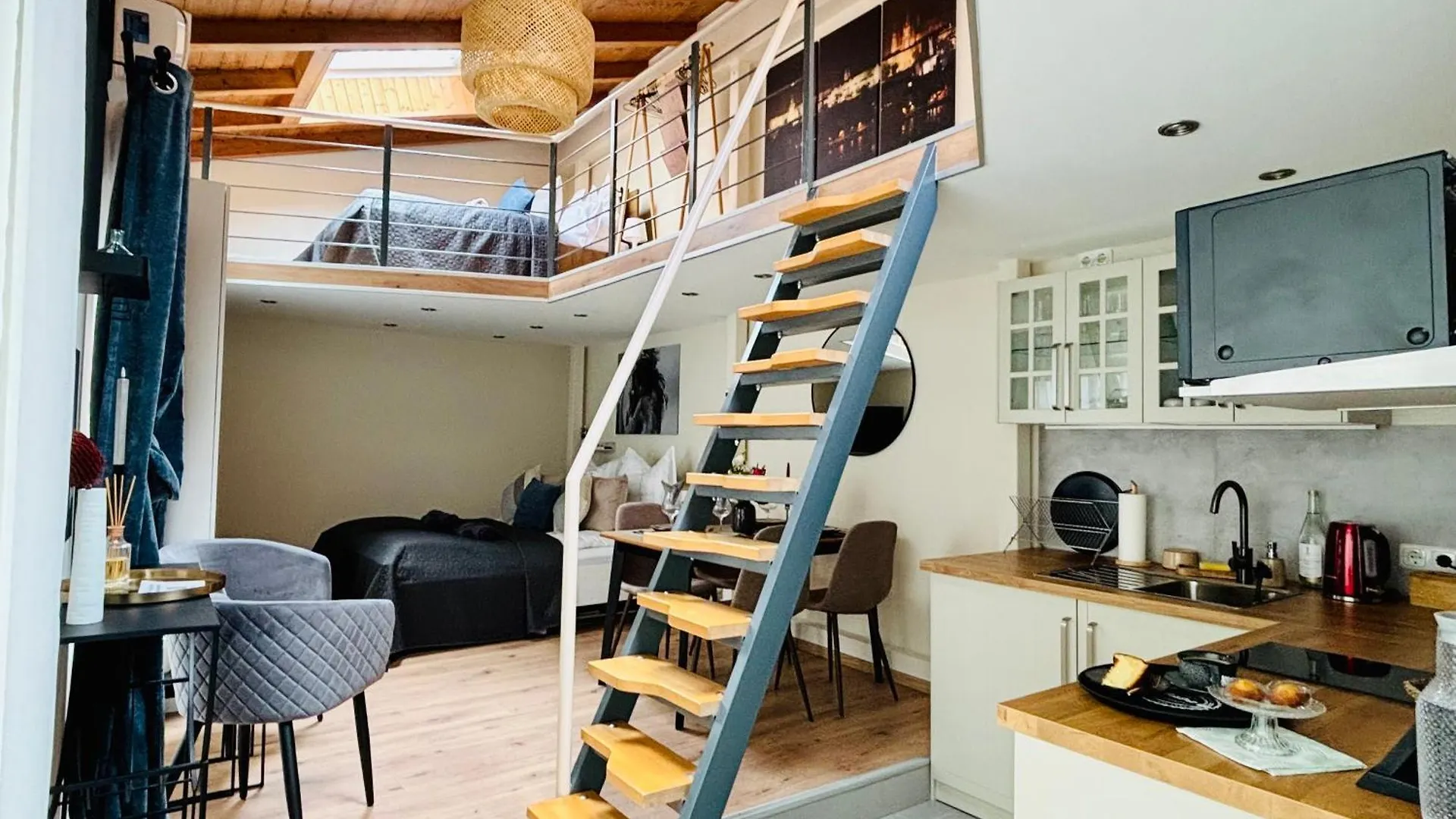 Moondayhomes - Toplocation I 4Persons I Gallery Maisonette Boutique Apartment Pera Frankfurt am Main