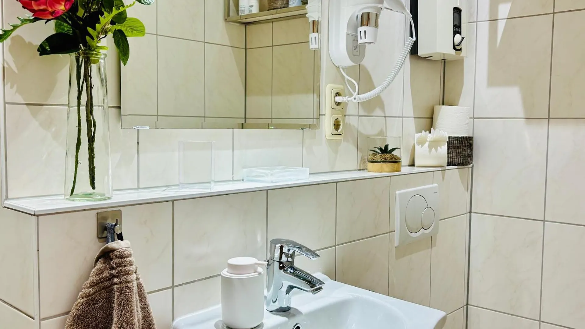 Moondayhomes - Toplocation I 4Persons I Gallery Maisonette Boutique Apartment Pera Frankfurt am Main Germany