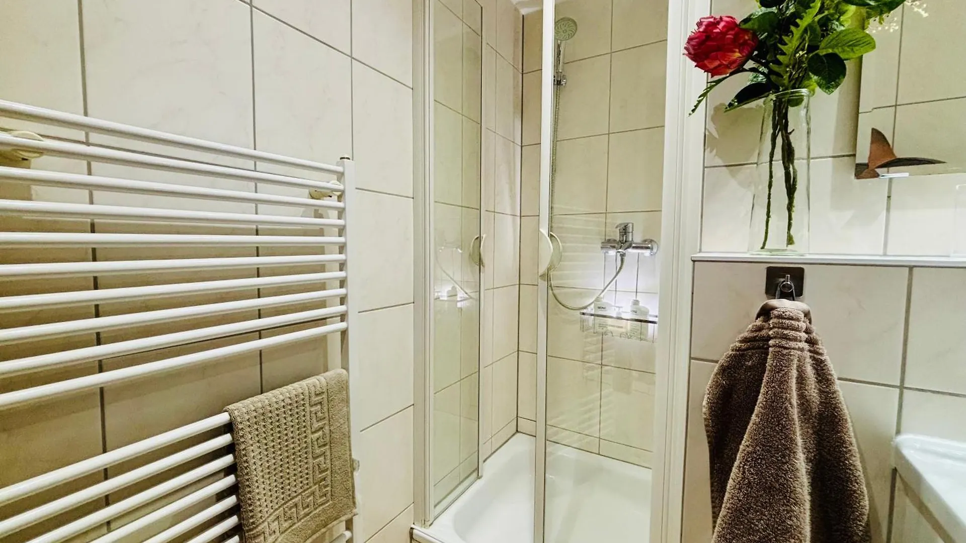 Moondayhomes - Toplocation I 4Persons I Gallery Maisonette Boutique Apartment Pera Frankfurt am Main